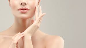 Brightening Without Bleaching: Why K-Beauty Focuses on Radiance, Not Skin Color