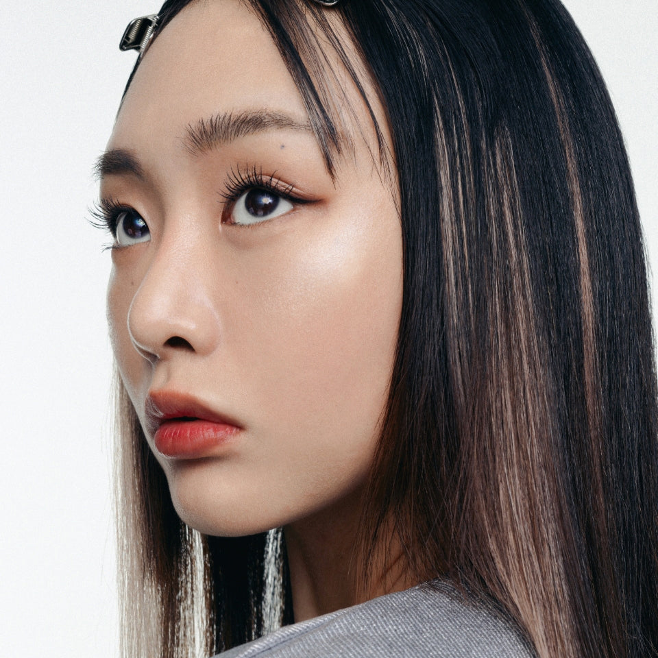 Unveiled Skin Highlighter, Oddtype Oddtype Face Highlighter