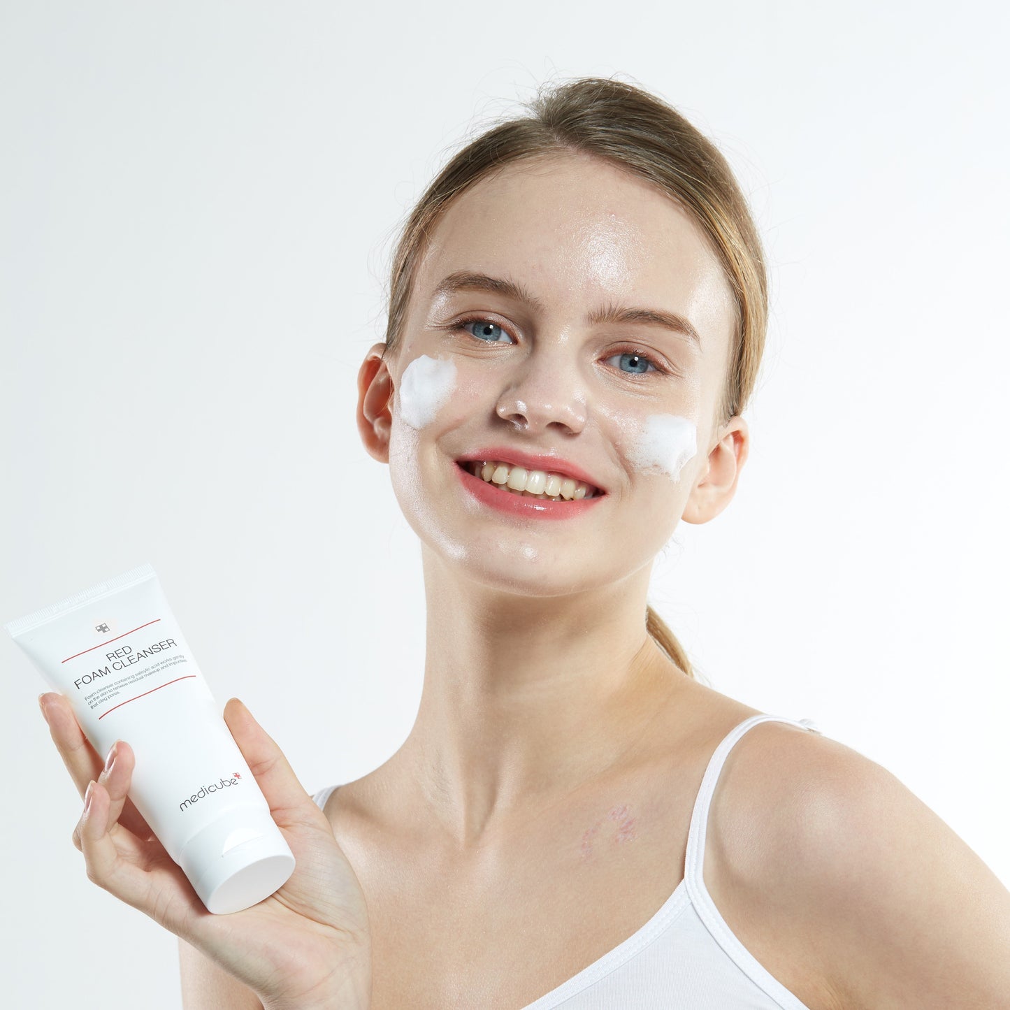 Red Foam Cleanser 120ml, medicube medicube Cleansing Foam