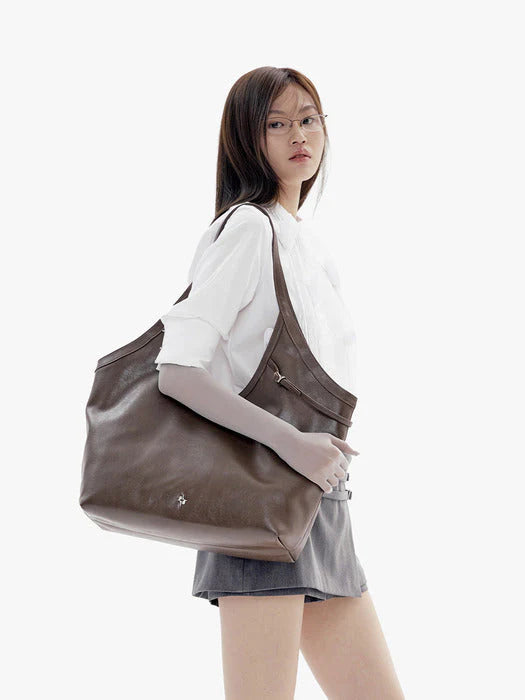 FINDKAPOOR ROOMY SHOULDER BAG 36