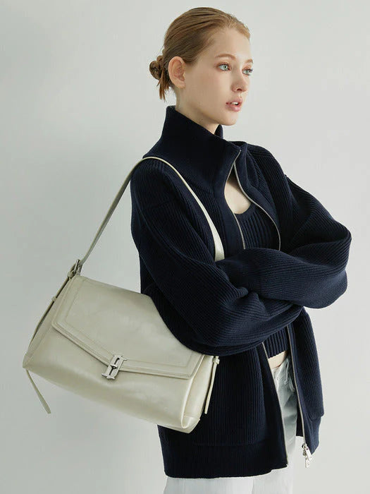 J ESTINA REVE LG Messenger Bag