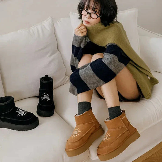 [mac moc] Nun Kkot Snowflake Genuine Cowhide Ugg Boots